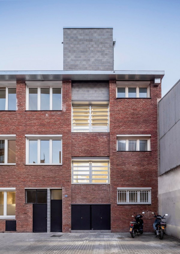 Refurbishment of the school 906 by H Arquitectes