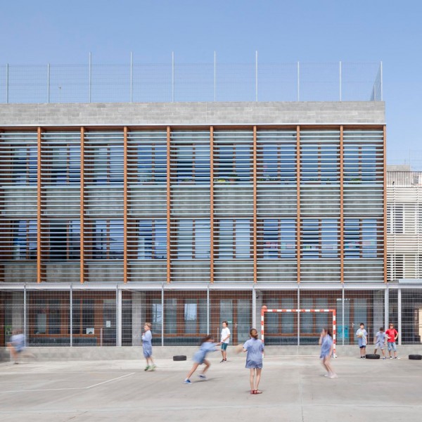 Refurbishment of the school 906 by H Arquitectes