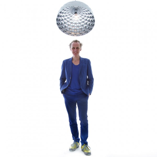 Richard Hutten with his Superform lamp for Qeeboo