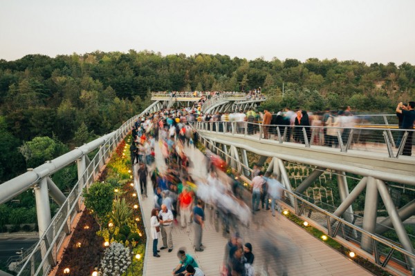 tabiat-bridge-diba-tensile-architecture-tehran-iran-extra_dezeen_936_4
