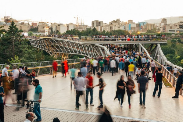tabiat-bridge-diba-tensile-architecture-tehran-iran-extra_dezeen_936_5