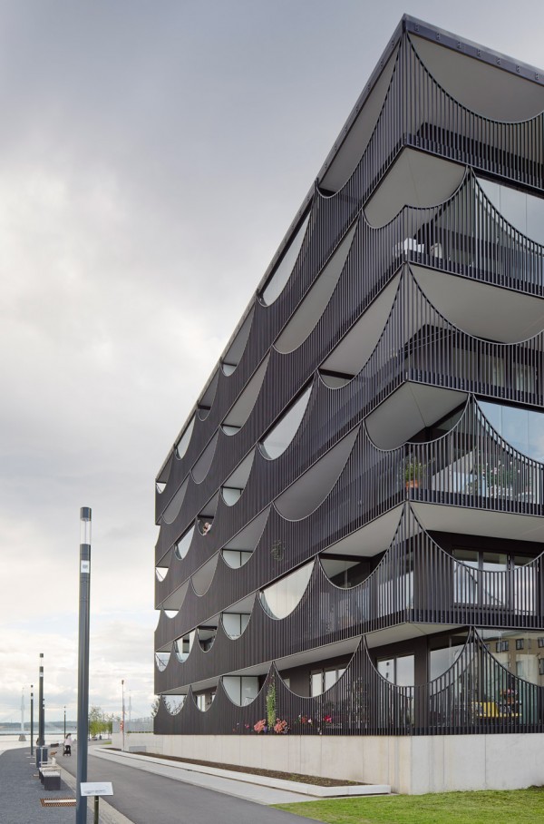 Västra Kajen by Tham and Videgard