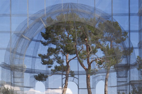 Wire installation by Edoardo Tresoldi