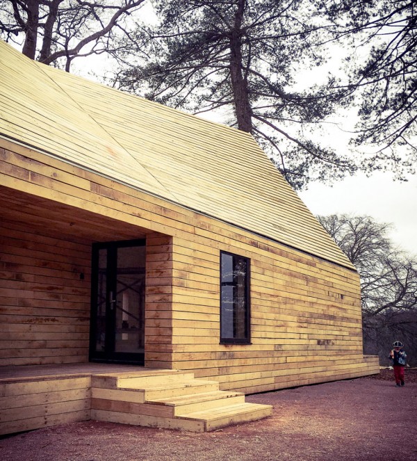 Wolfson Tree Management Centre by Invisible Studio