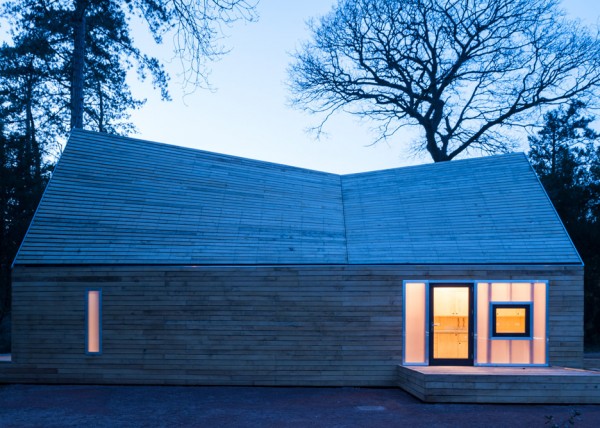 Wolfson Tree Management Centre by Invisible Studio