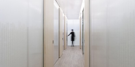 UUfie completes light-filled Ontario medical clinic with translucent polycarbonate walls