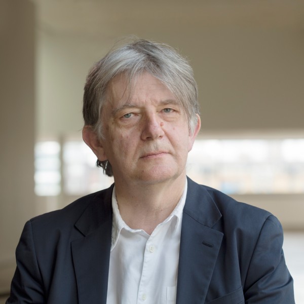 Deyan Sudjic portrait by Dezeen