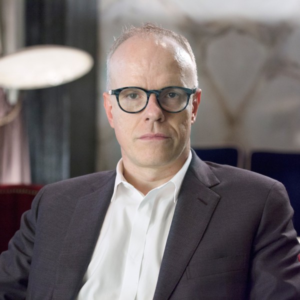 Hans Ulrich Obrist portrait by Dezeen