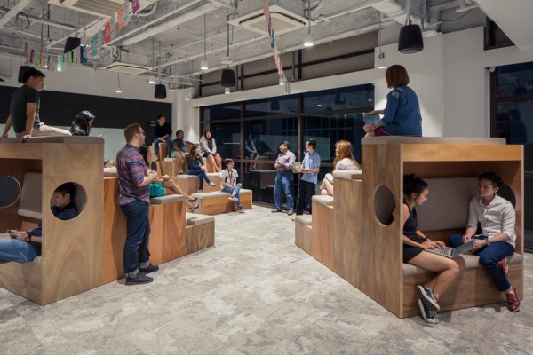 The Airbnb office in Singapore by FARM