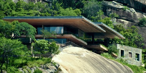 Gota Dam Residence by Sforza Seilern Architects
