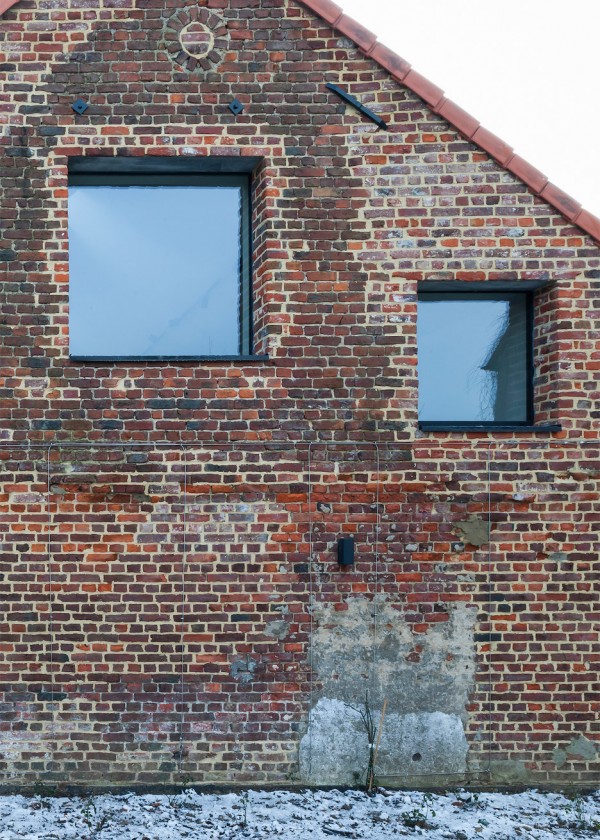 Barn conversion in West Flanders by Studio Farris
