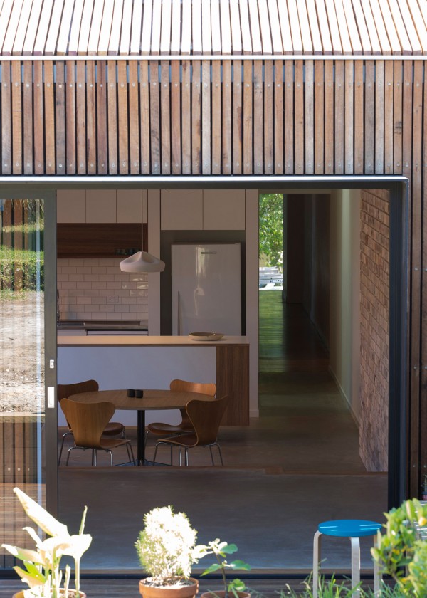 Cut-away roof house by Scale Architecture