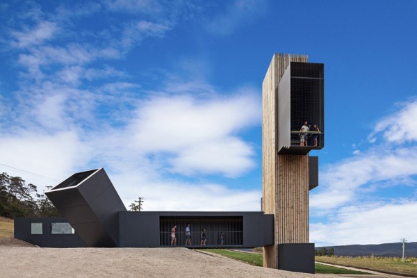 Devil's Corner Lookout and Cellar Door by Cumulus Studio