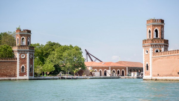 Droneport concept by Foster + Partners at the Venice Architecture Biennale 2016