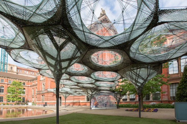 Elytra Filament Pavilion by Achim Menges for the V&A Museum is modelled on flying beetle wings