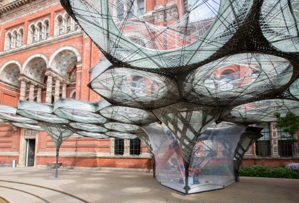 Elytra Filament Pavilion by Achim Menges for the V&A Museum is modelled on flying beetle wings