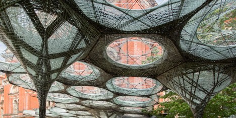 Elytra Filament Pavilion by Achim Menges for the V&A Museum is modelled on flying beetle wings