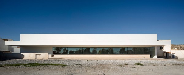 Employment Building by Daroca Arquitectos