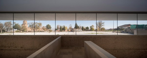 Employment Building by Daroca Arquitectos