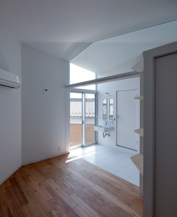 Hikone studio apartments in Japan by Alphaville architects
