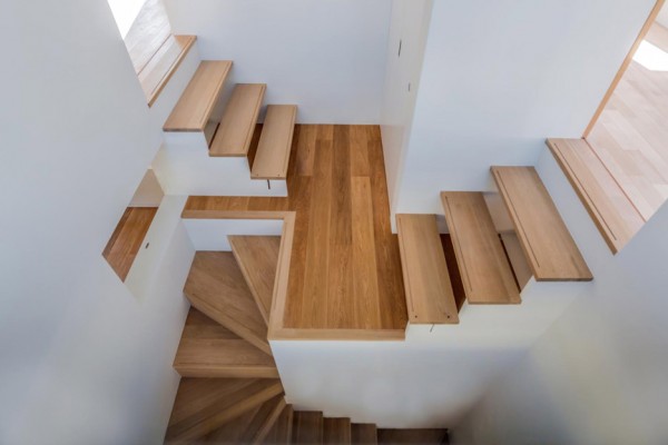 House in Okazaki by Kazuki Moroe Architects