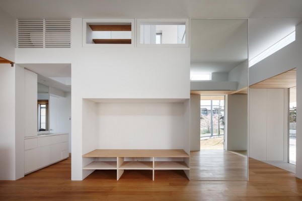 House in Okazaki by Kazuki Moroe Architects