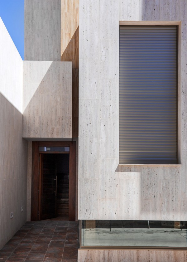 Residential Architecture: House R+ by OOIIO in Spain