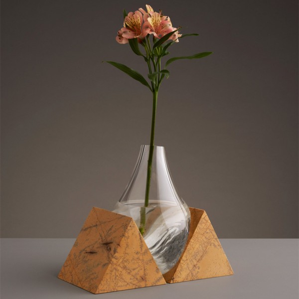 Indefinite Vase range designed by Erik Olovsson and EO Design emphasises the contrast between geometric lines and fluidity