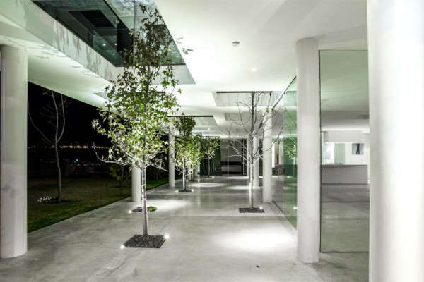 Julio Hernandez house by Roof Arquitectos, a white house in Mexico