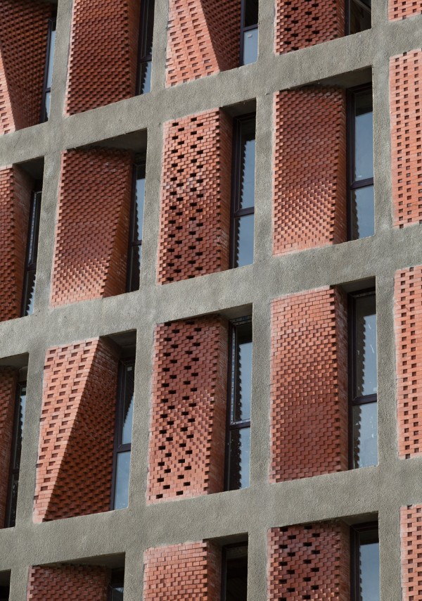 Kahrizak residential building by CAAT Studio
