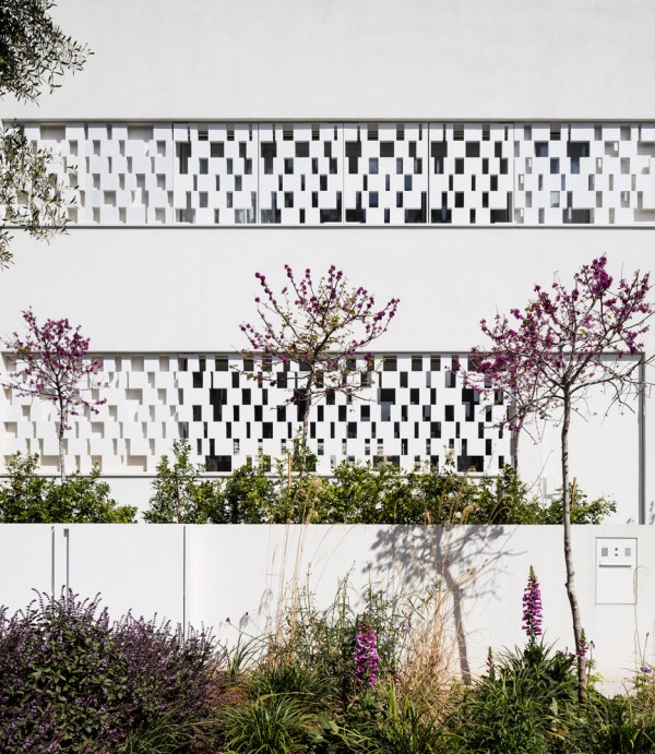Kapsi House by Pitsou Kedem