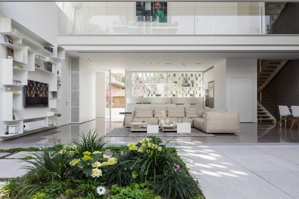 Kapsi House by Pitsou Kedem