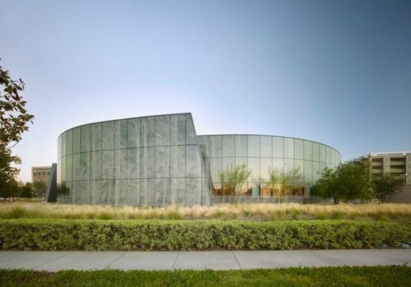 Kraemer Radiation Oncology Center by Yazdani Studio
