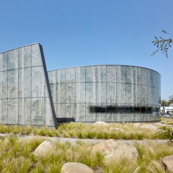 Cancer treatment centre in California designed by Yazdani Studio to feel like a spa