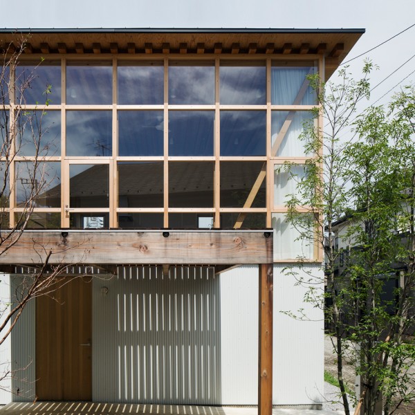 Tetsuo Yamaji builds “a non-mass-produced house with mass-produced components”