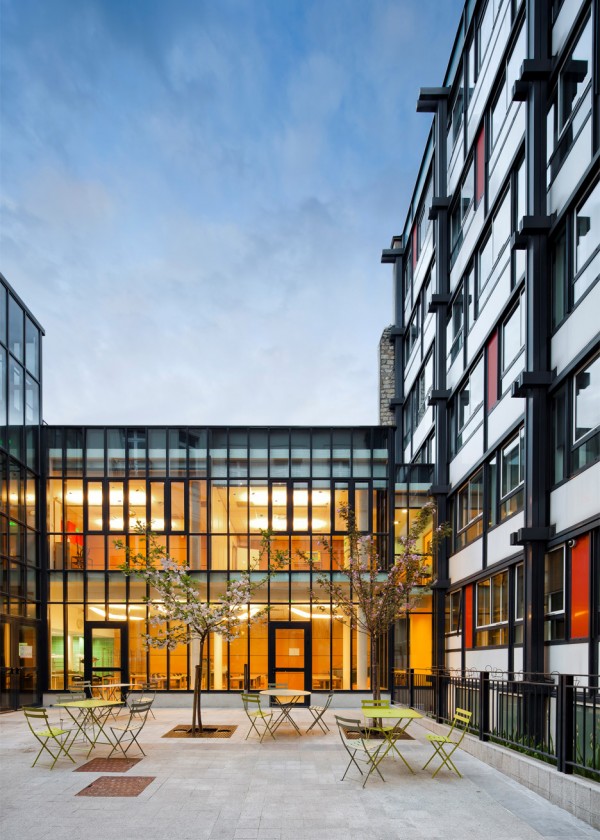 Psychiatric hospital extension in Paris by Atelier 2+1