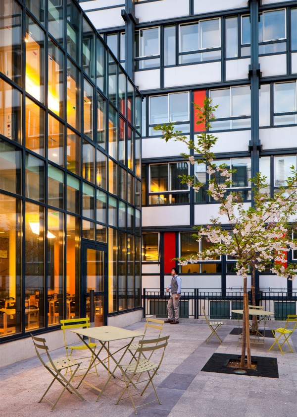 Psychiatric hospital extension in Paris by Atelier 2+1