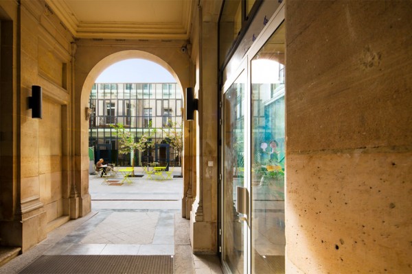 Psychiatric hospital extension in Paris by Atelier 2+1