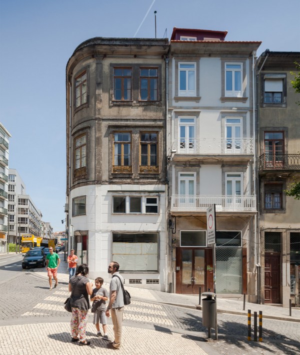 Santa Teresa townhouse renovation in Porto, Portugal by Joao Morgado