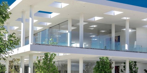 Julio Hernandez house by Roof Arquitectos, a white house in Mexico