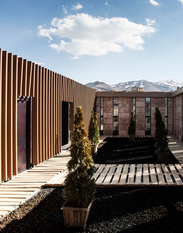 Termeh Office by Ahmad Bathaei & Farshad Mehdizadeh Architects