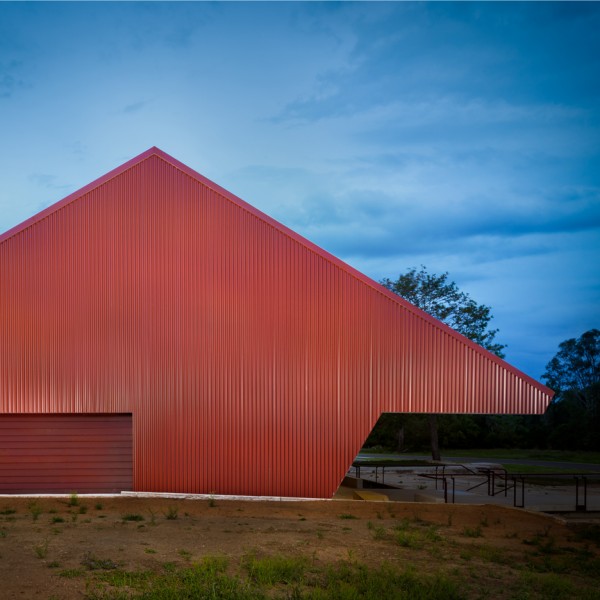 PHAB Architects transforms 1920s packing shed into a contemporary art gallery