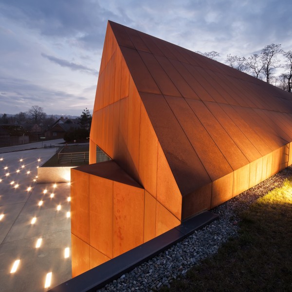Nizio Design commemorates the Holocaust with angular weathering-steel museum