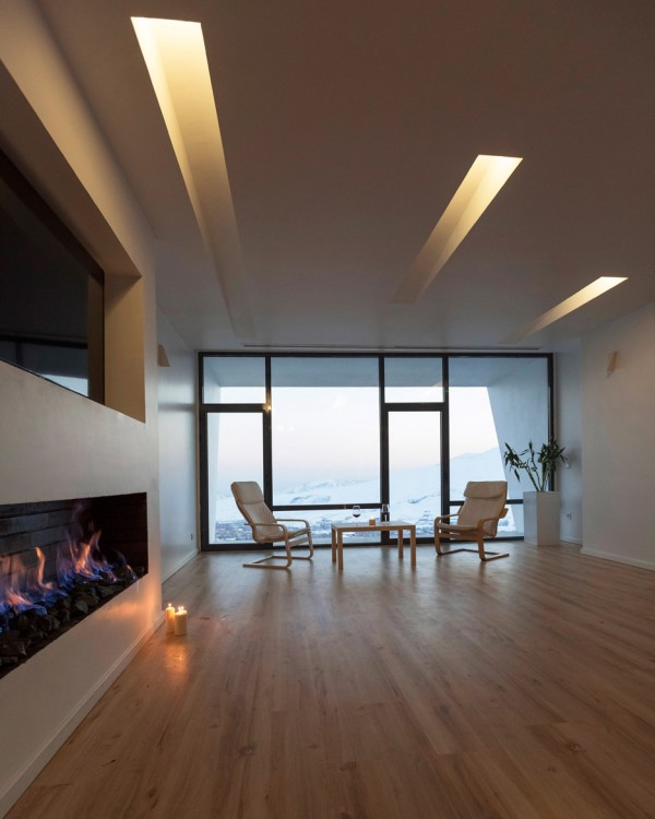Three views/A house by New Wave Architecture