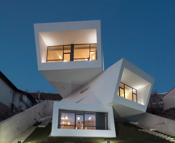 Three views/A house by New Wave Architecture