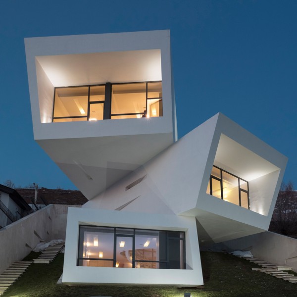 Three views/A house by New Wave Architecture