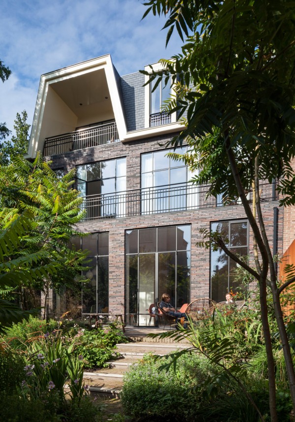 Transformation of a former private museum into a home in Rotterdam by Paul de Ruiter and Chris Collaris