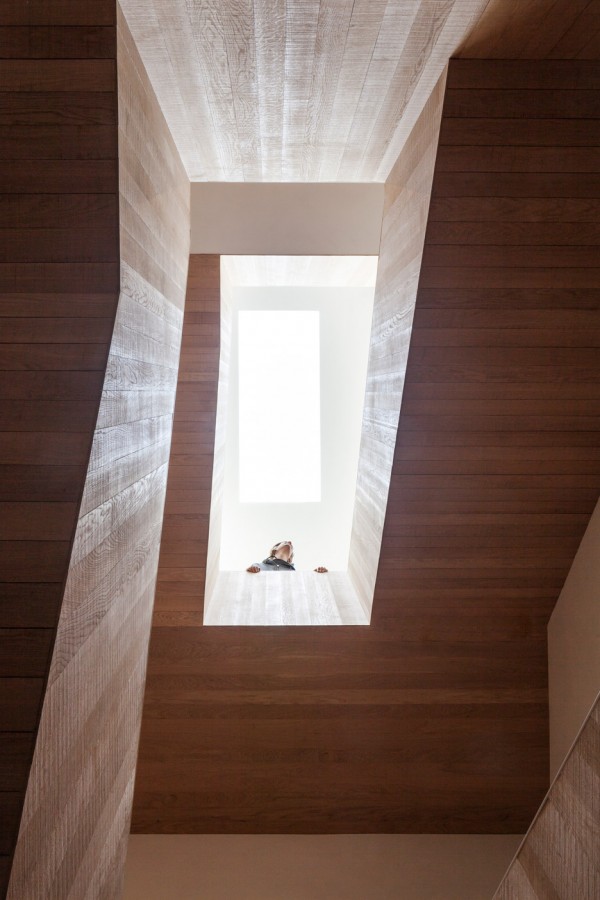 Transformation of a former private museum into a home in Rotterdam by Paul de Ruiter and Chris Collaris
