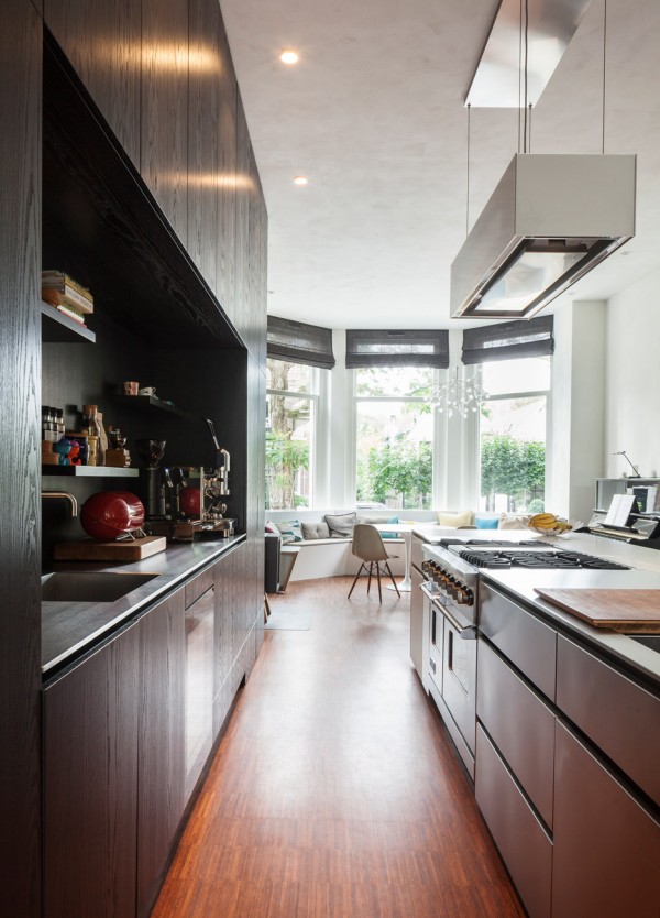 Transformation of a former private museum into a home in Rotterdam by Paul de Ruiter and Chris Collaris