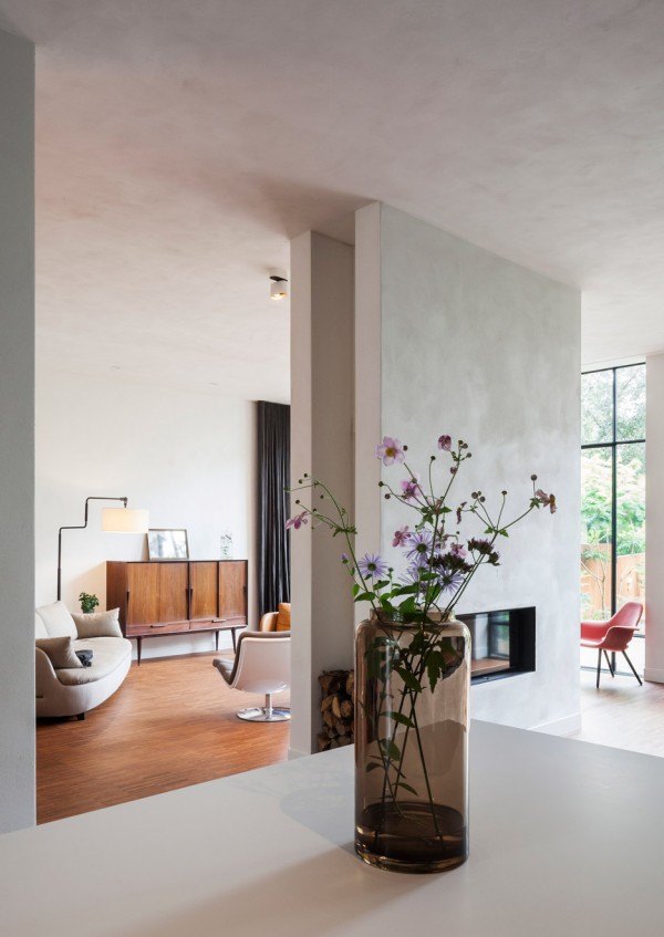 Transformation of a former private museum into a home in Rotterdam by Paul de Ruiter and Chris Collaris